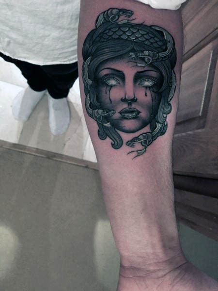 80 Tatuaggi con il personaggio mitologico di Medusa .